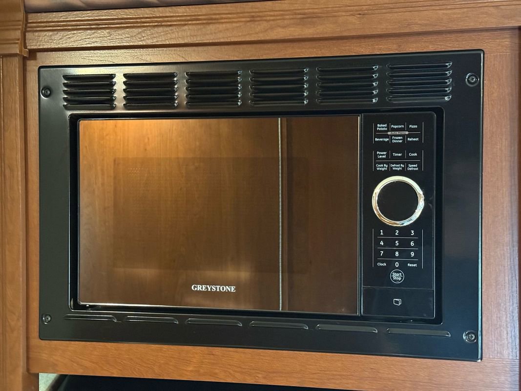 Used 2015 Ford E-450 and Econoline 450 Super Duty w/ Motorhome Prep Package image 28