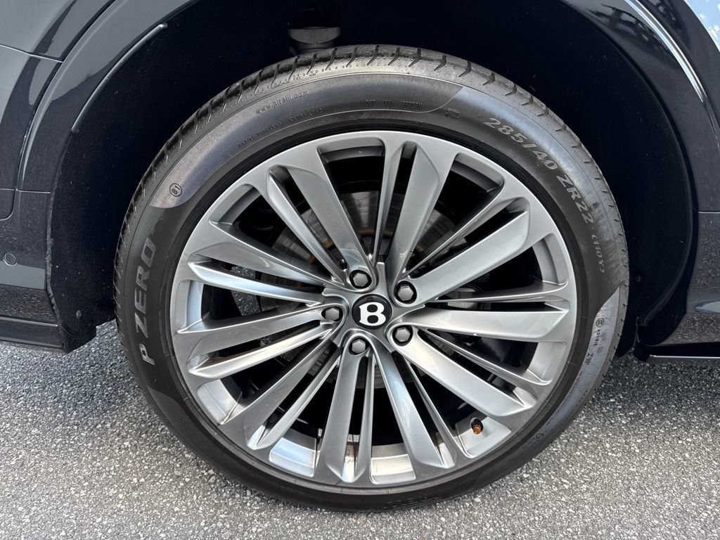 Used 2023 Bentley Bentayga Speed AWD/4WD image 9