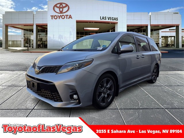 Used 2018 Toyota Sienna SE Premium