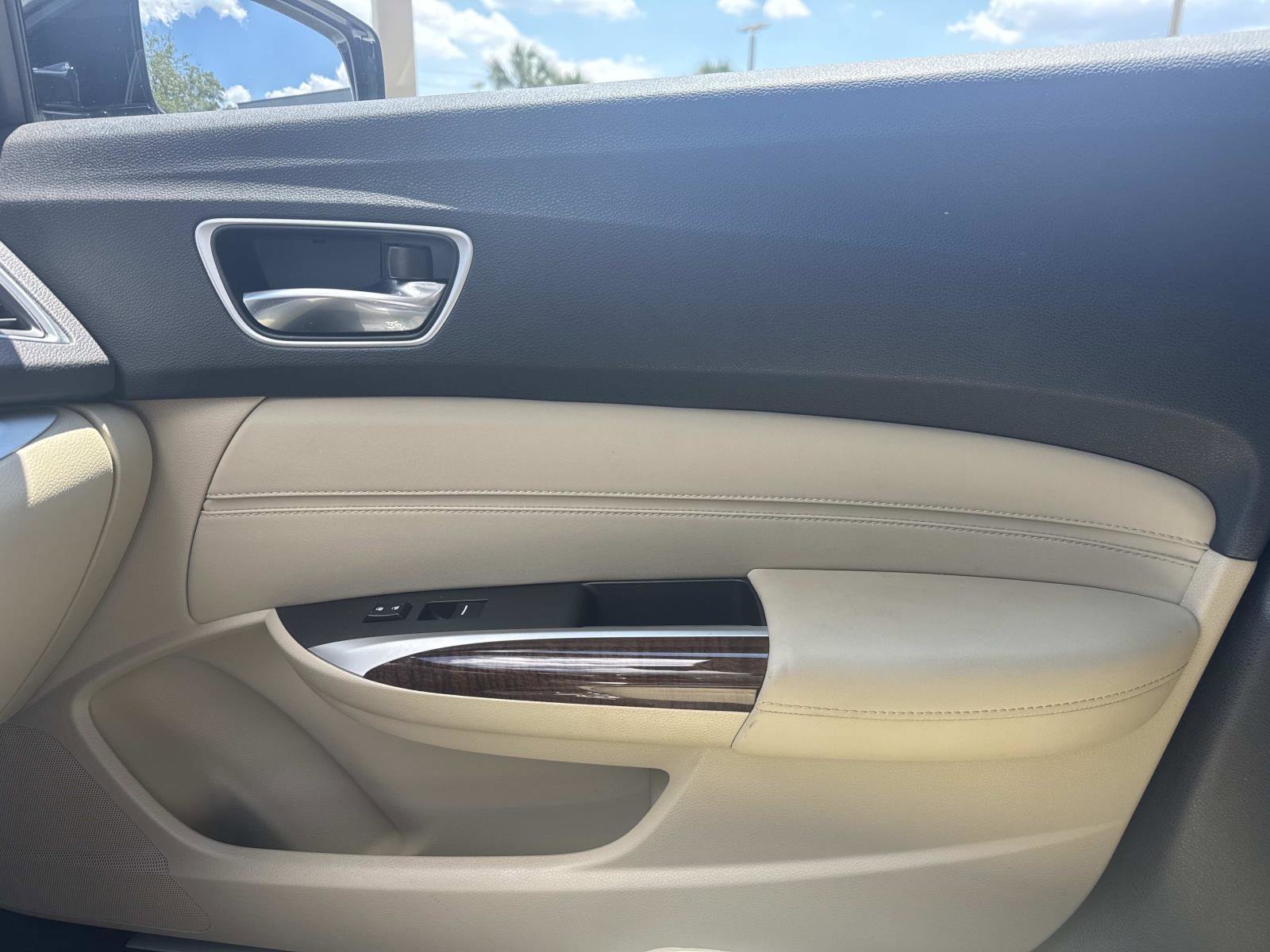 Used 2018 Acura TLX V6 FWD image 23