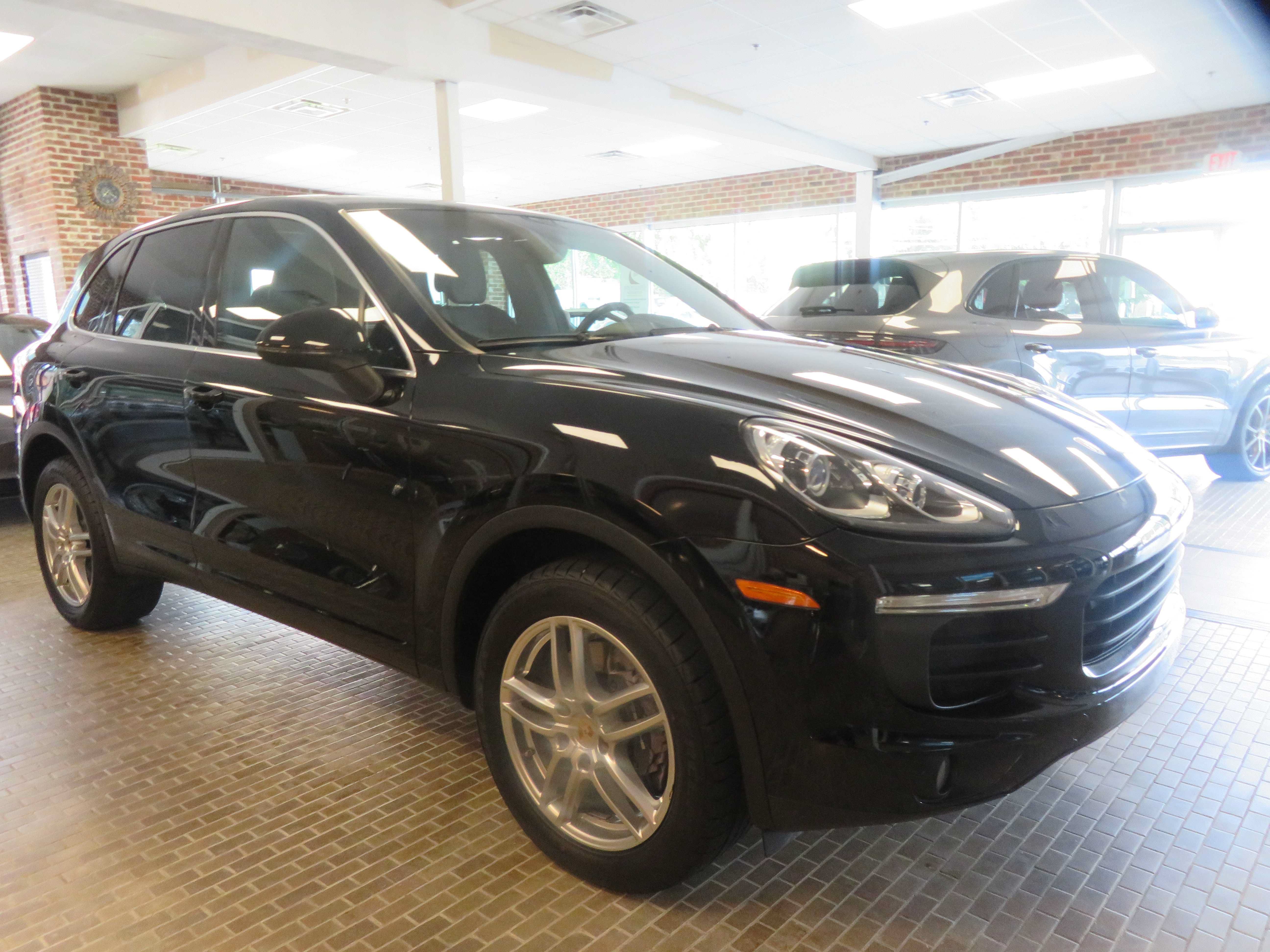 Used 2016 Porsche Cayenne AWD/4WD image 62
