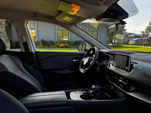 Used 2021 Nissan Rogue SV FWD image 9