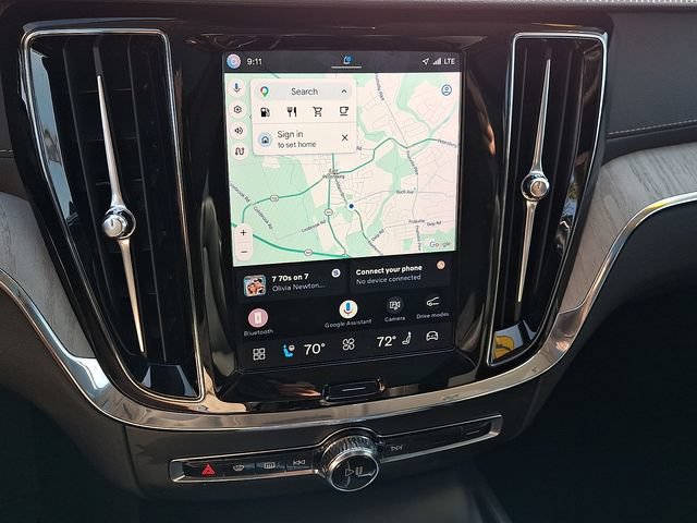 Certified 2024 Volvo V60 B5 Cross Country Ultimate w/ Protection Package Premier AWD/4WD image 17
