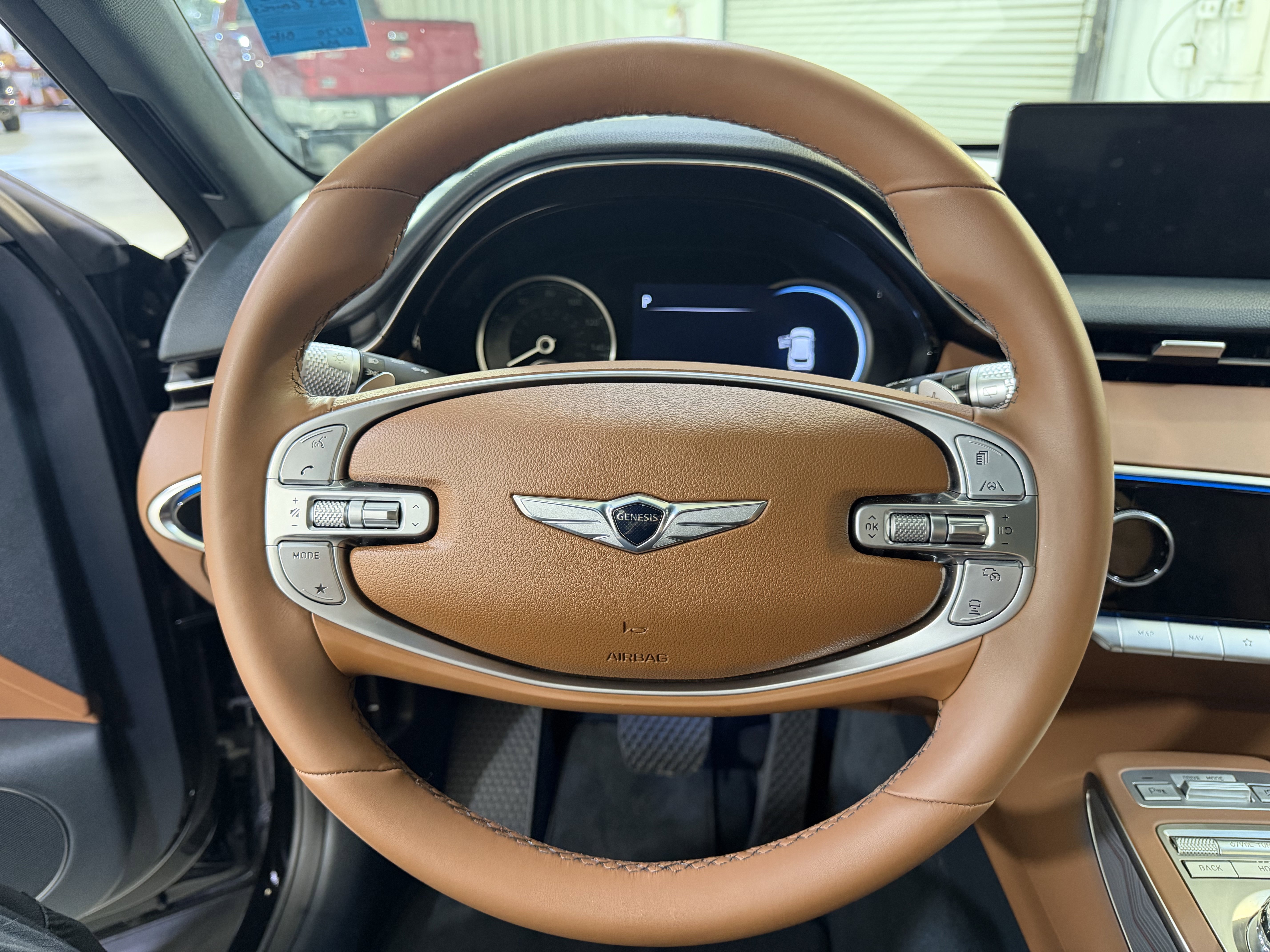 Used 2025 Genesis GV70 2.5T w/ Advanced Package AWD/4WD image 14