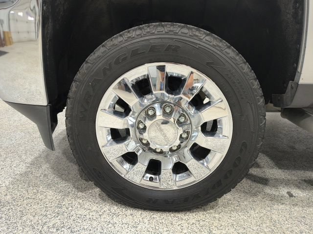Used 2015 Chevrolet Silverado 2500 LTZ w/ Duramax Plus Package AWD/4WD image 10