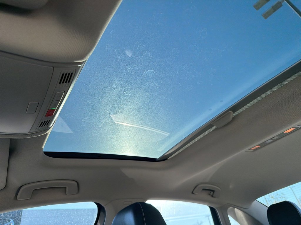 Used 2023 Volkswagen Jetta SE image 3