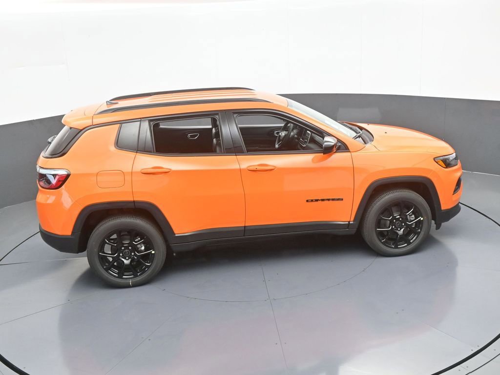 Used 2026 Jeep Compass Latitude AWD/4WD image 40