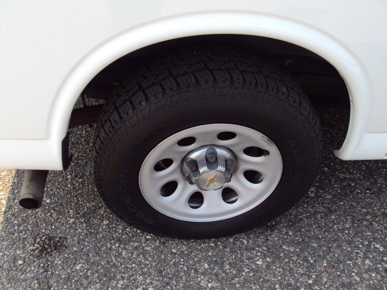 Used 2013 Chevrolet Express 1500 LT w/ LT Preferred Equipment Group AWD/4WD image 29