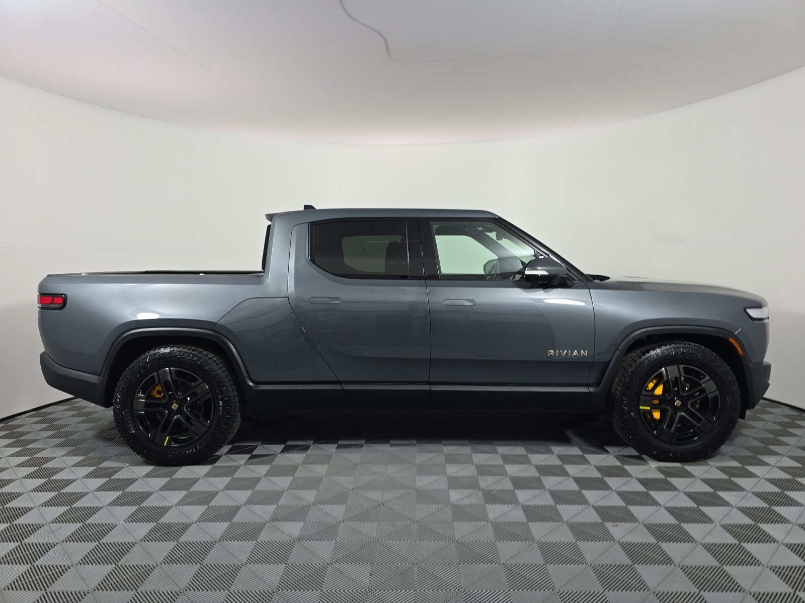 Used 2024 Rivian R1T Adventure Quad AWD/4WD image 6