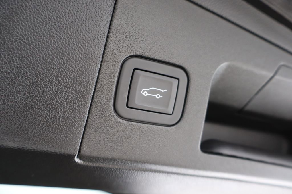 Used 2025 Cadillac XT5 Premium Luxury image 37