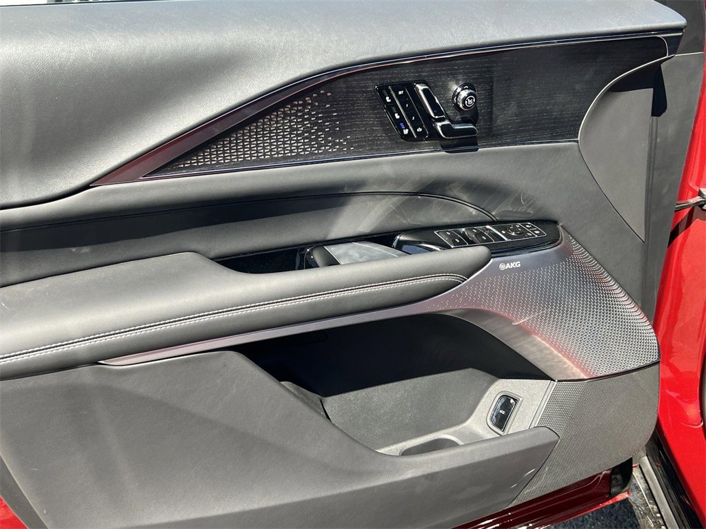 New 2026 Cadillac Lyriq V image 10