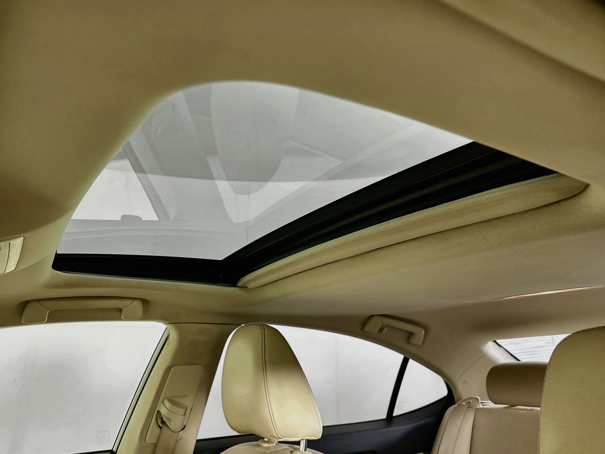 Used 2015 Lexus ES 300h w/ Navigation System Package FWD image 27