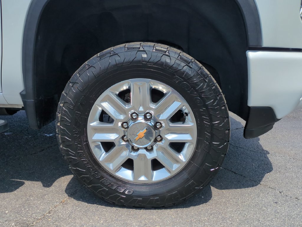 Used 2024 Chevrolet Silverado 3500 High Country w/ High Country Premium Package AWD/4WD image 13