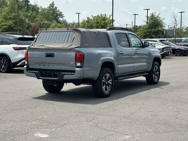 Used 2018 Toyota Tacoma TRD Sport AWD/4WD image 2