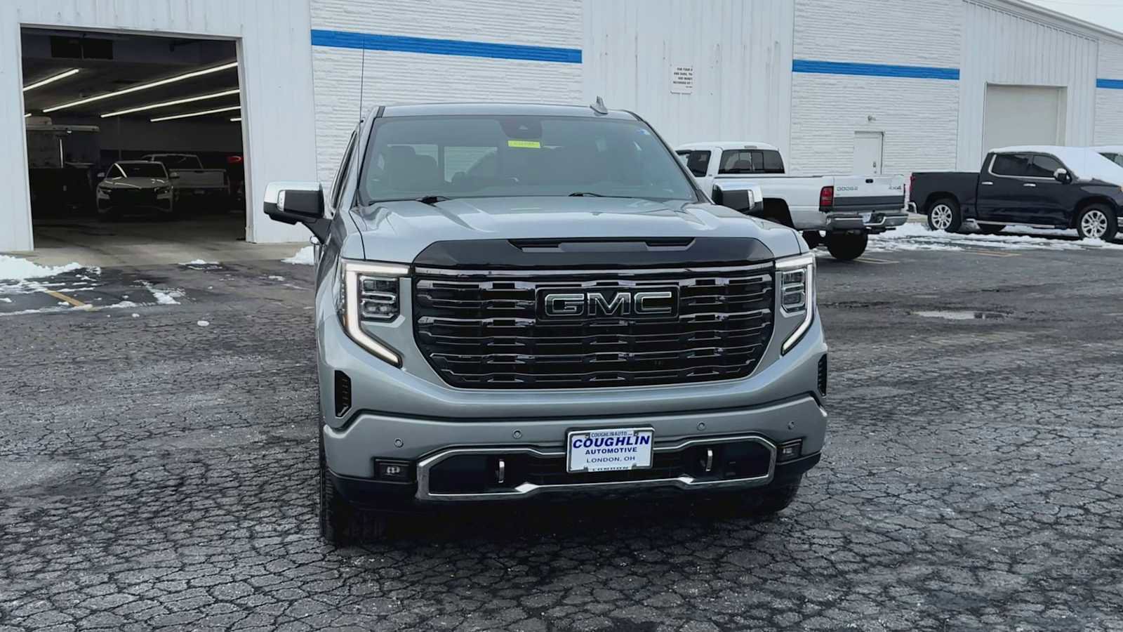 Certified 2025 GMC Sierra 1500 Denali Ultimate AWD/4WD image 3