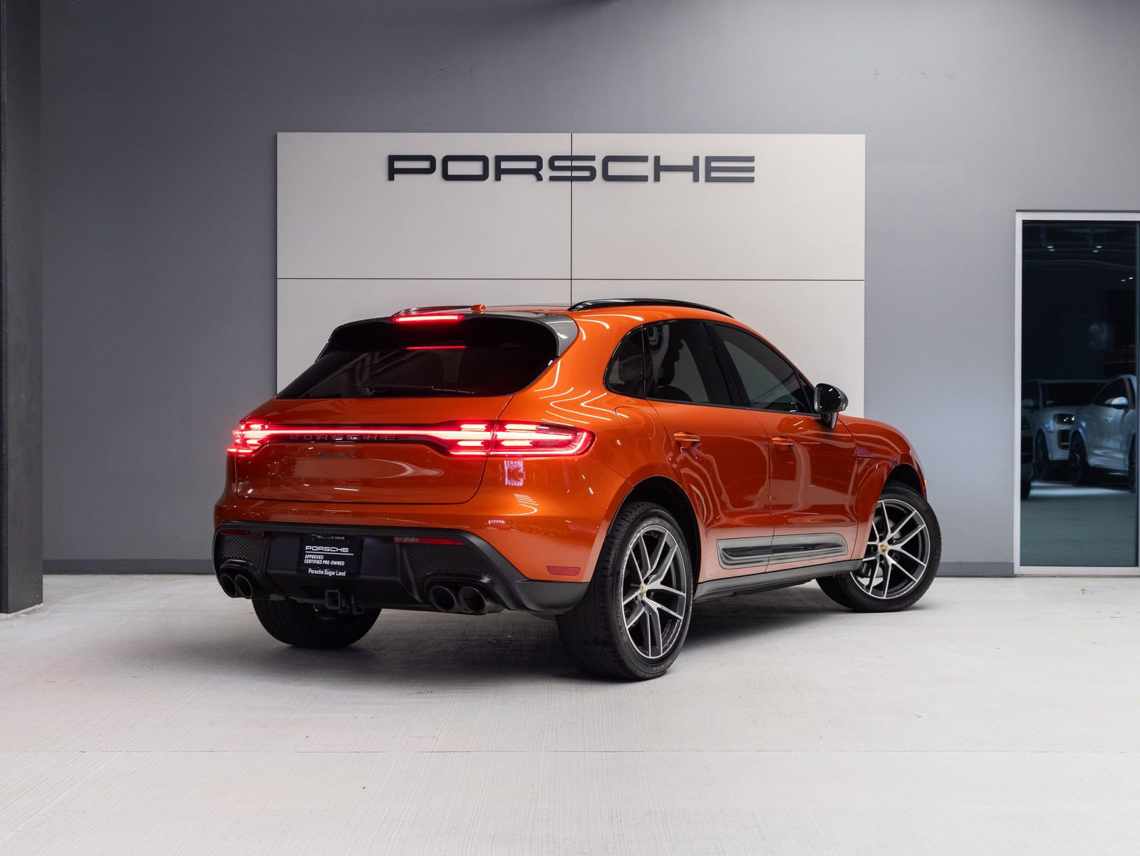 Certified 2024 Porsche Macan Turbo AWD/4WD image 7