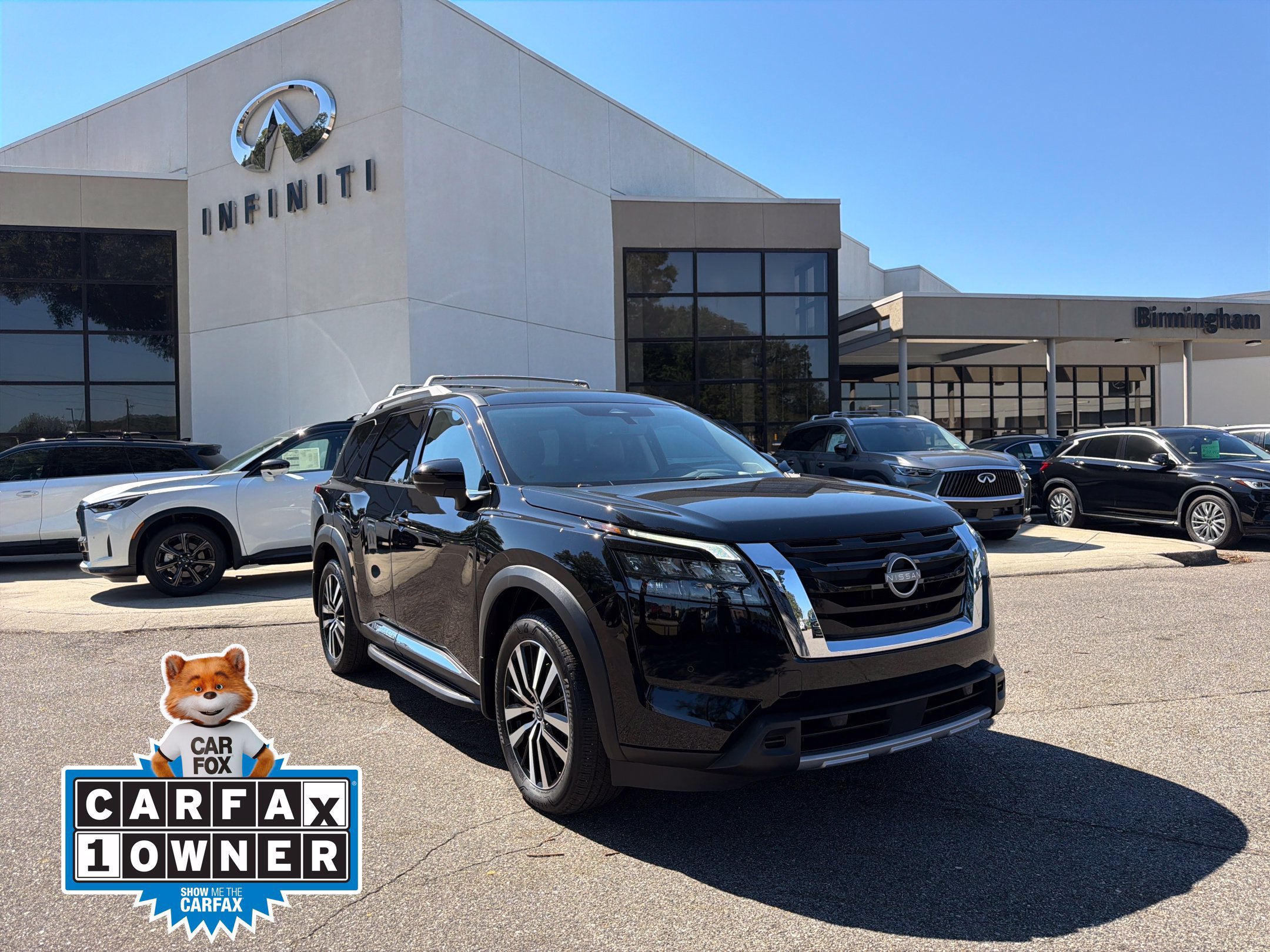 Used 2025 Nissan Pathfinder Platinum w/ Cargo Package FWD image 1