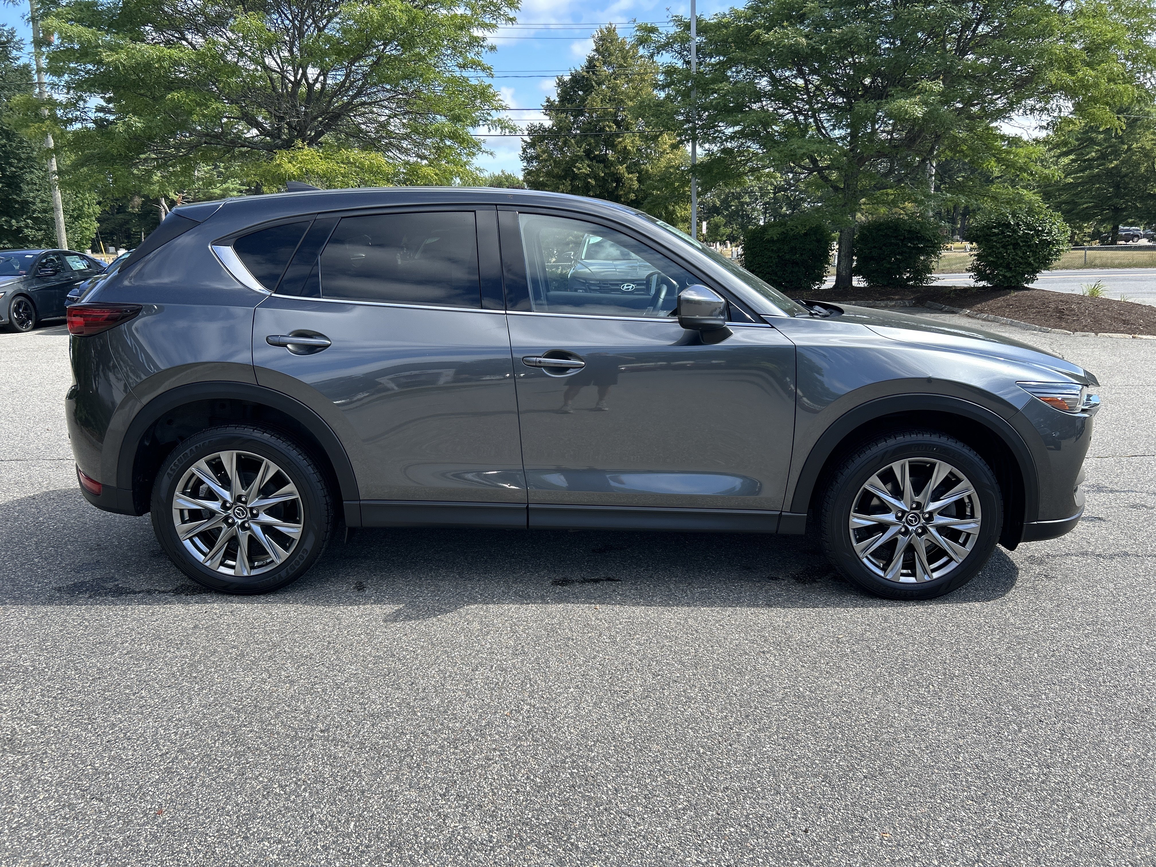 Used 2019 MAZDA CX-5 Signature AWD/4WD image 4