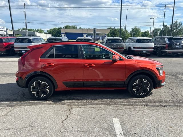 Used 2023 Kia Niro Wind w/ Wind Preserve Package FWD image 6