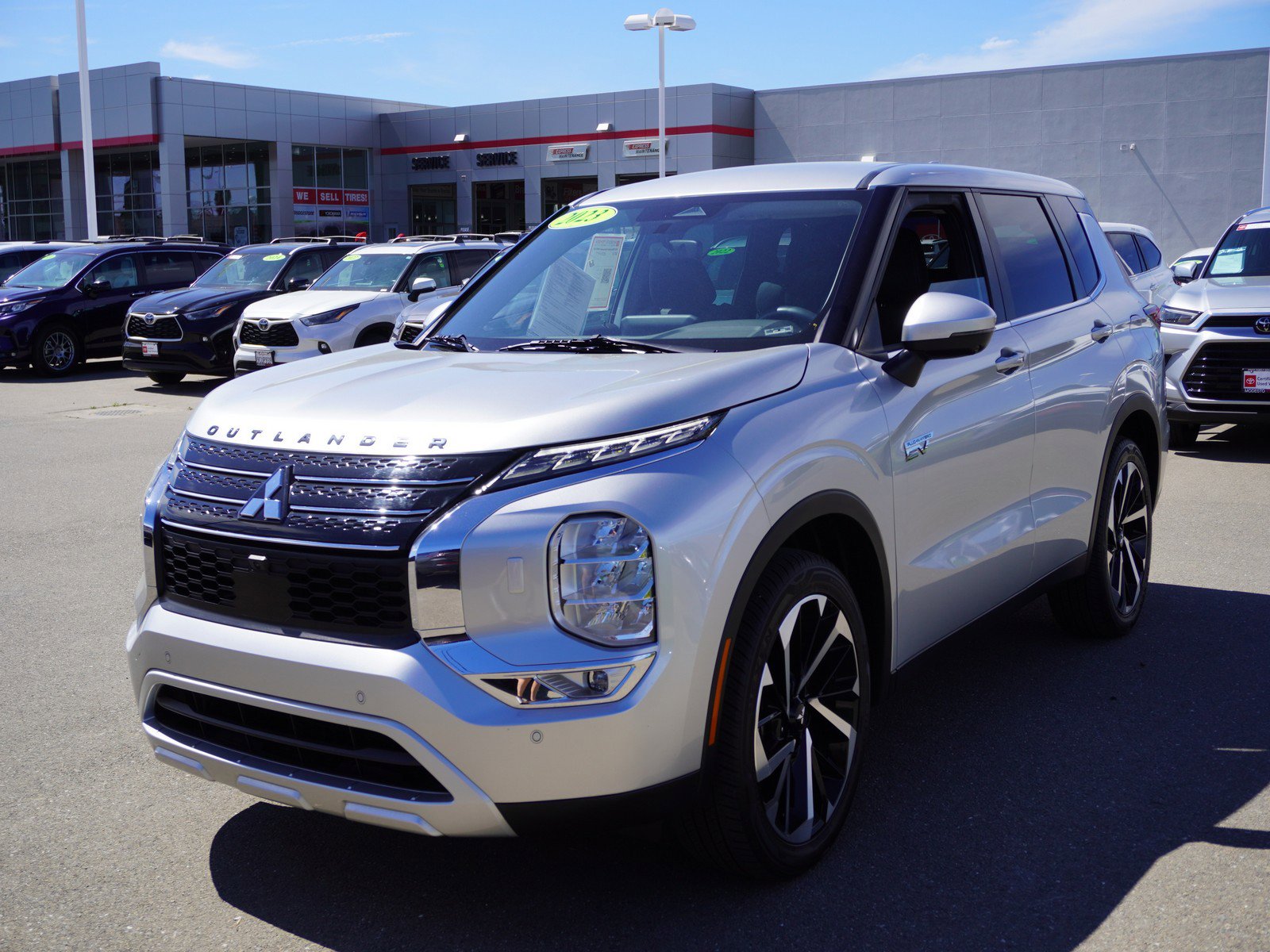 Used 2023 Mitsubishi Outlander SE image 8