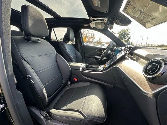 Used 2026 Mercedes-Benz GLC 300 4MATIC image 26