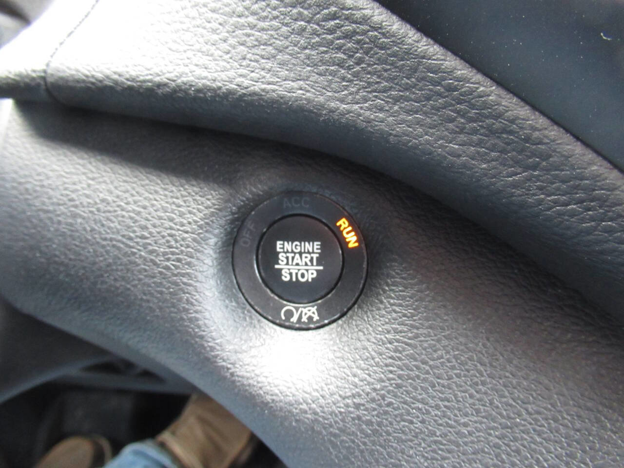 Used 2020 Jeep Cherokee Limited w/ Mopar Interior Package image 27