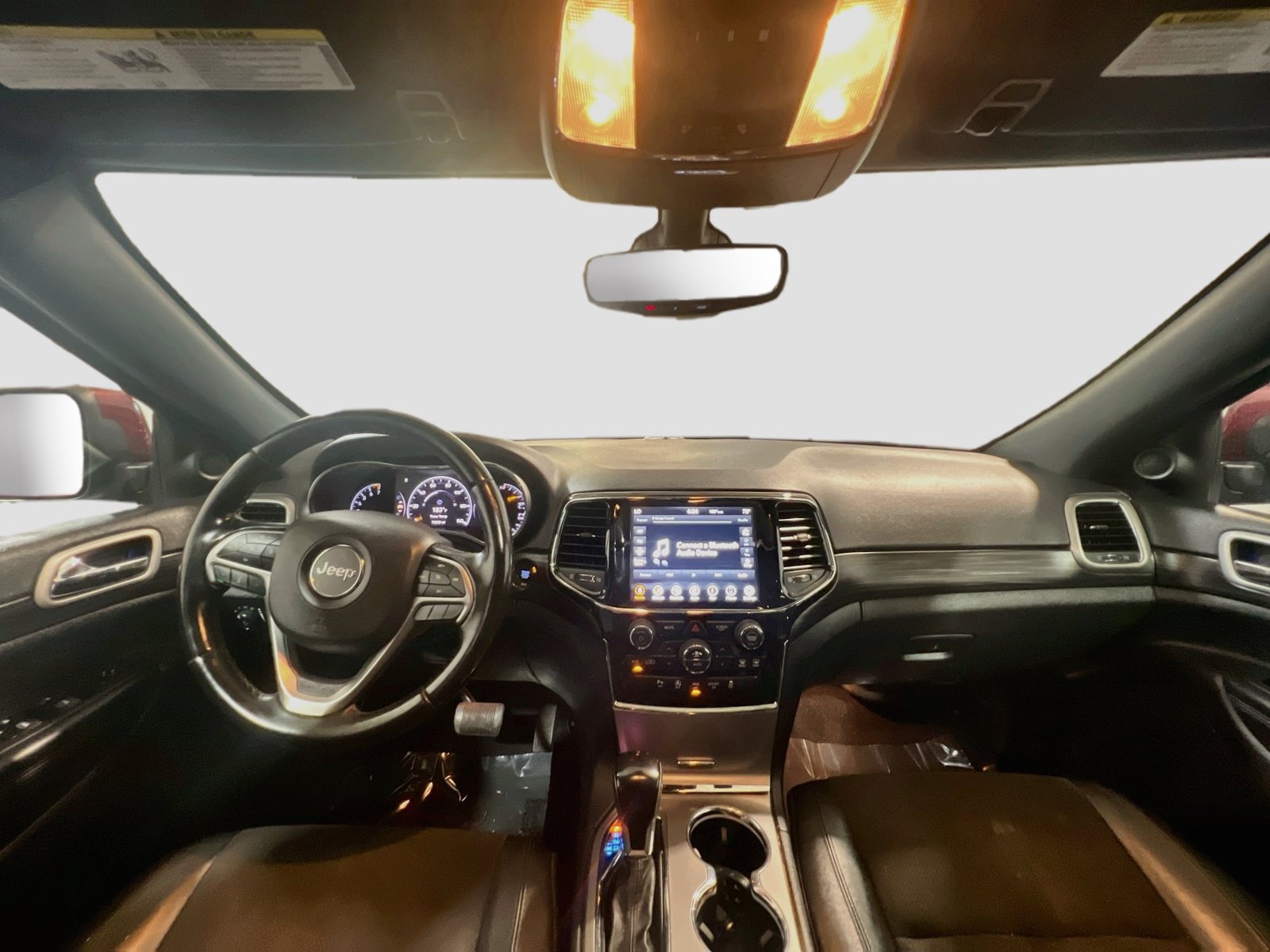Used 2022 Jeep Grand Cherokee Laredo X RWD image 17
