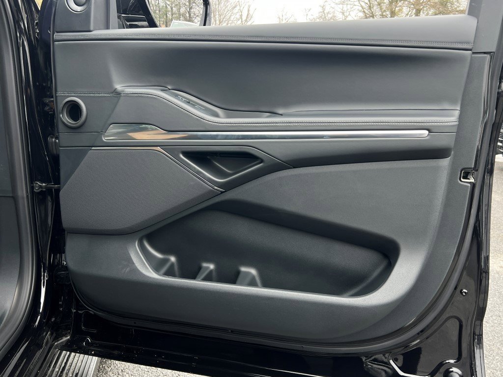 New 2026 Lincoln Navigator Premiere image 6