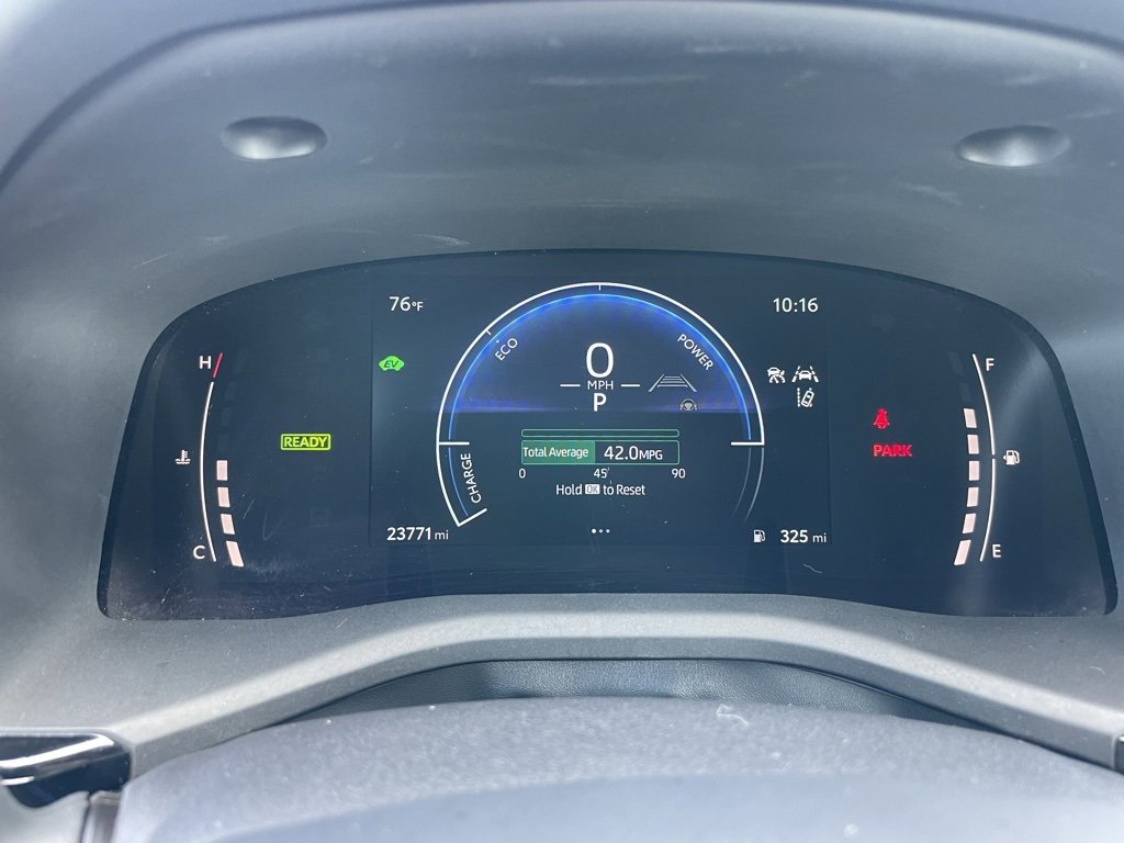 Used 2025 Toyota Camry SE image 9