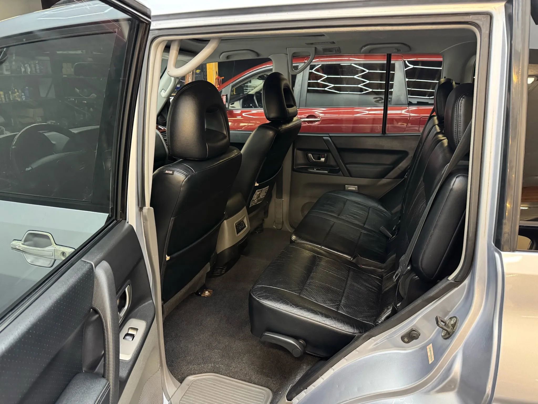 Used 2005 Mitsubishi Montero Limited image 18