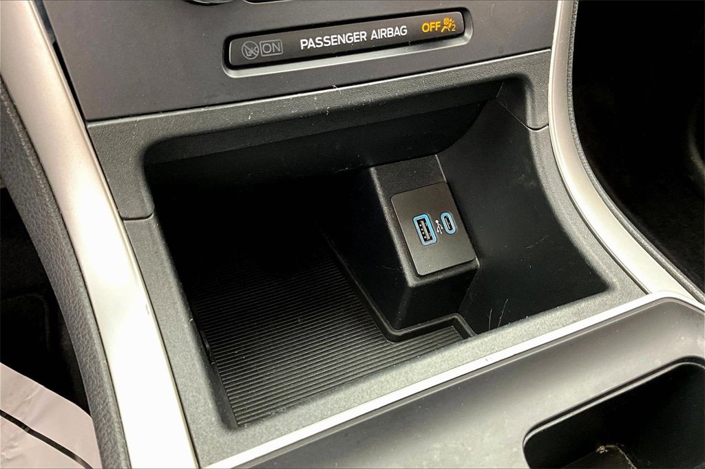 Used 2024 Ford Edge SE image 32