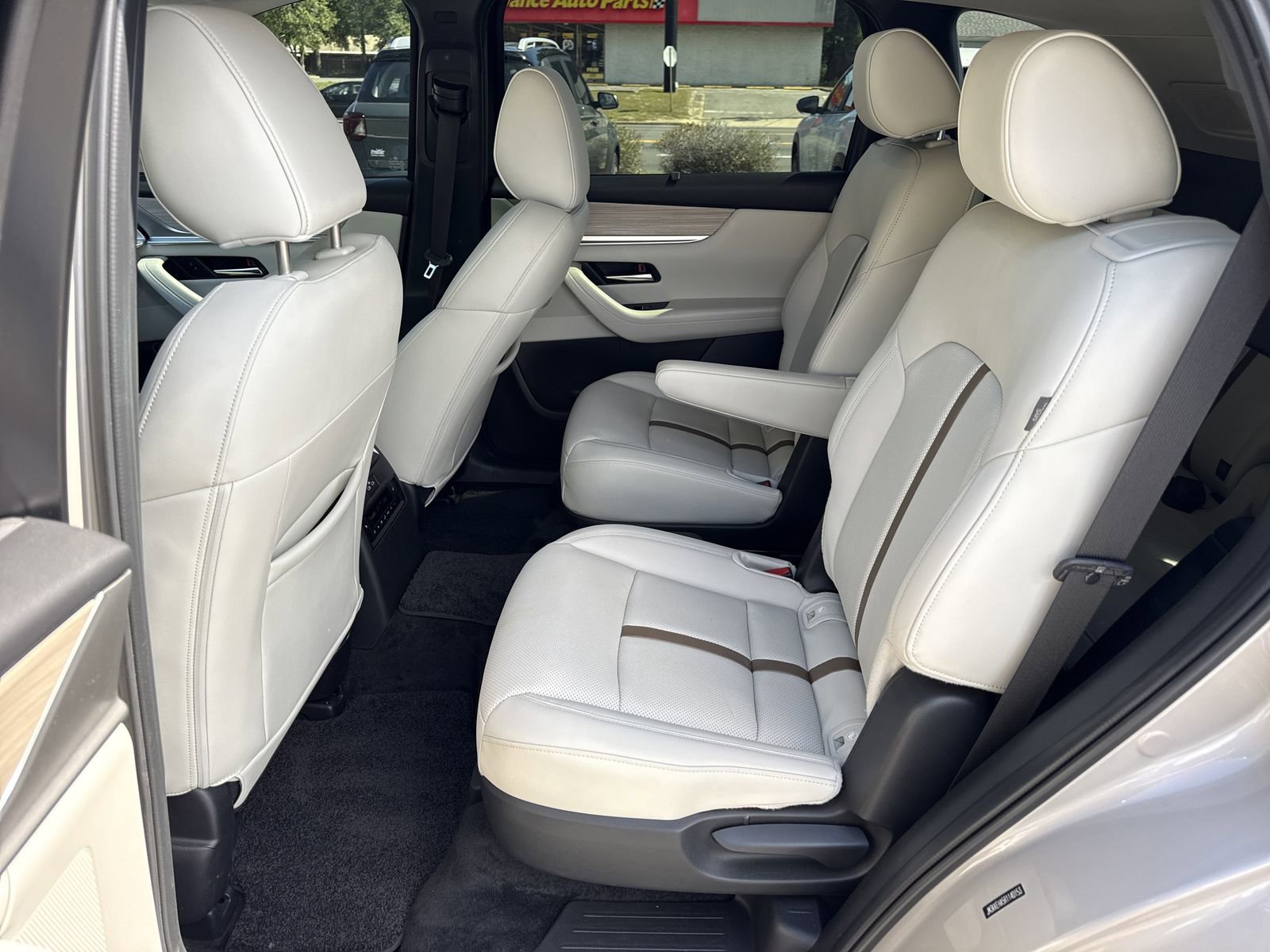 Used 2024 MAZDA CX-90 Plug-In Hybrid w/ Premium Plus image 10