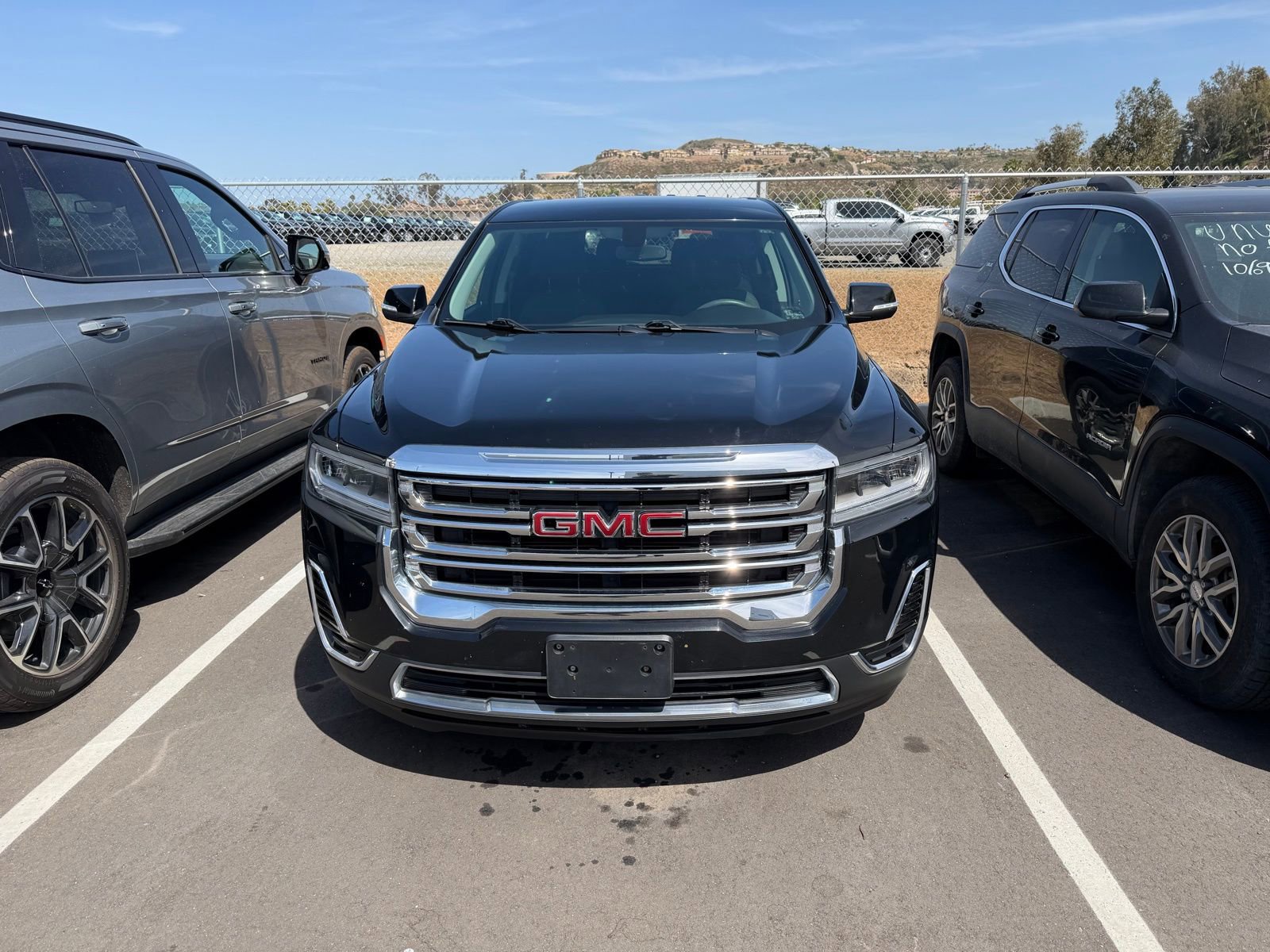 Used 2021 GMC Acadia SLE w/ LPO, Cargo Package image 1