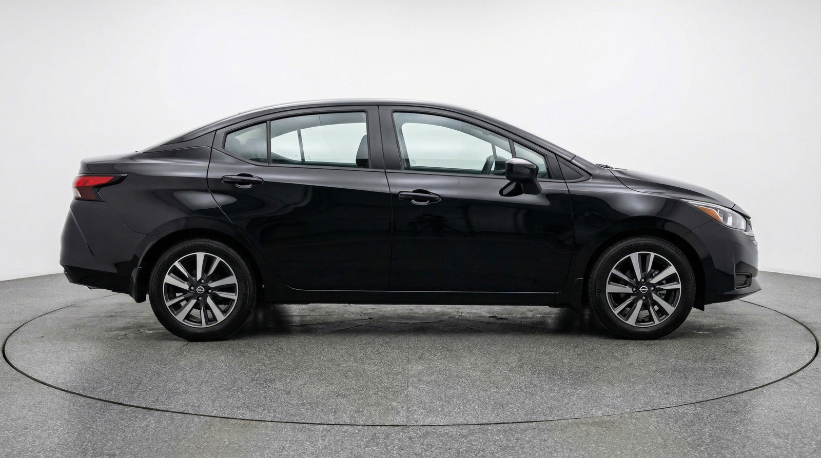 Used 2025 Nissan Versa SV image 11