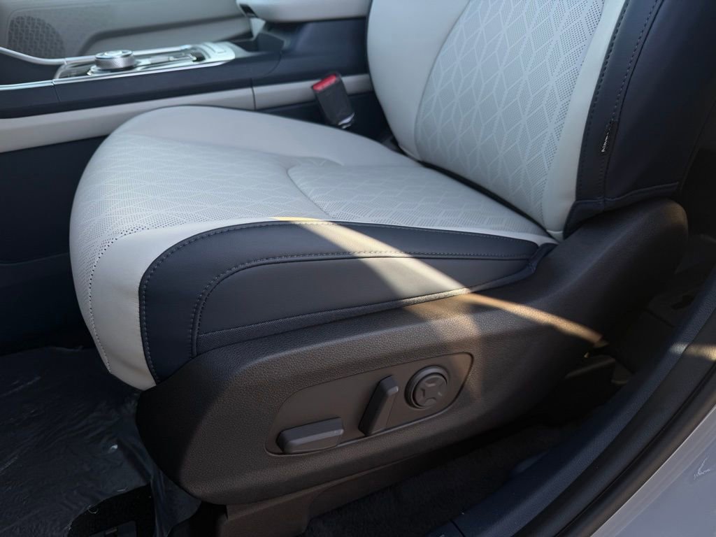 New 2026 Kia Carnival EX image 15