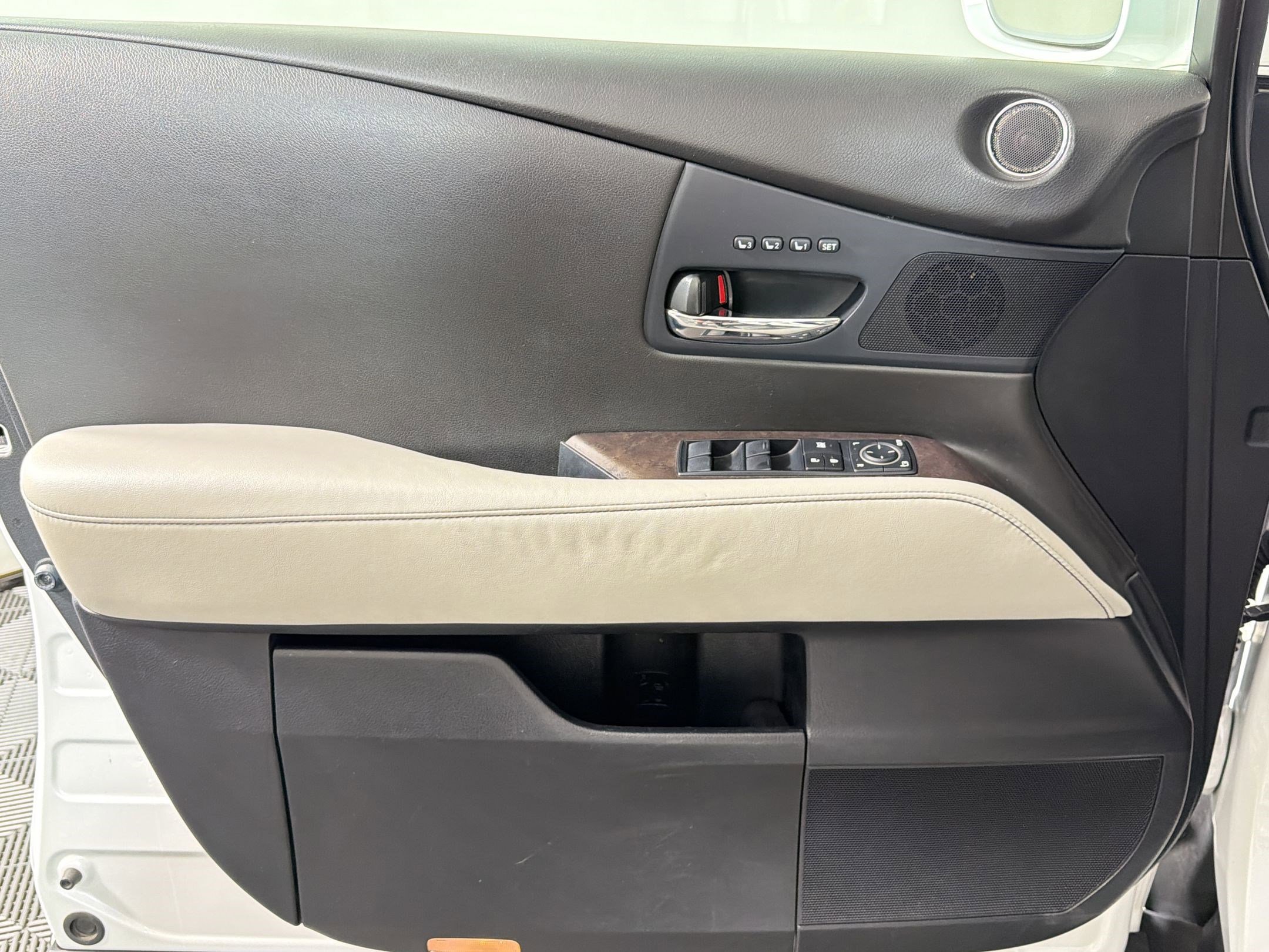 Used 2015 Lexus RX 450h FWD image 10