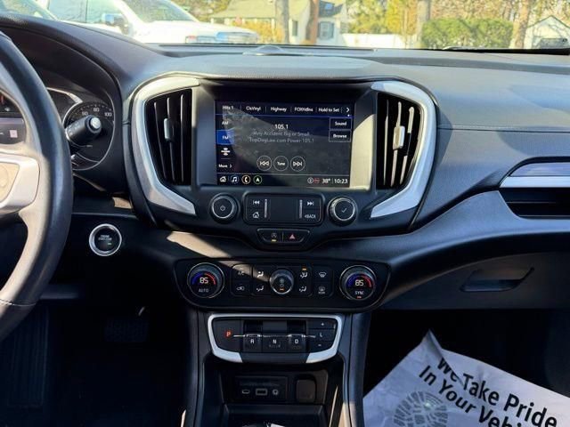 Used 2022 GMC Terrain SLT w/ Infotainment Package II AWD/4WD image 17