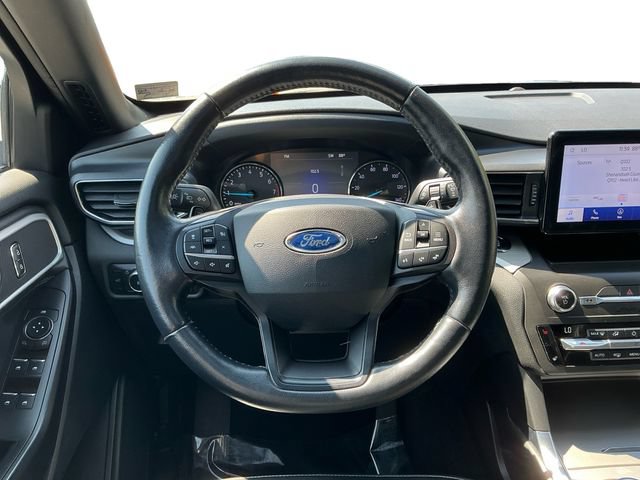 Used 2020 Ford Explorer XLT w/ Equipment Group 202A AWD/4WD image 13