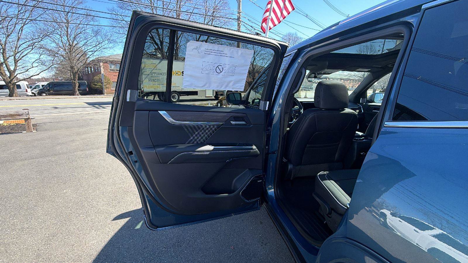 New 2026 GMC Acadia Denali w/ Super Cruise Package image 33