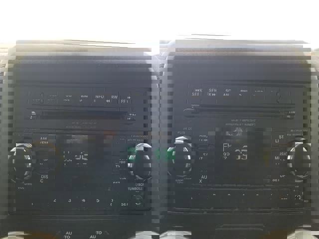 Used 2013 Jeep Wrangler Unlimited Sahara image 16