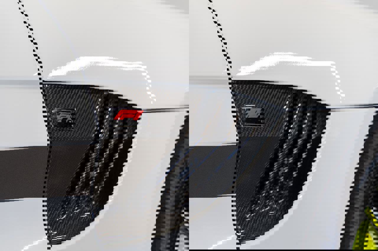 Used 2023 Aston Martin V8 Vantage Coupe image 40