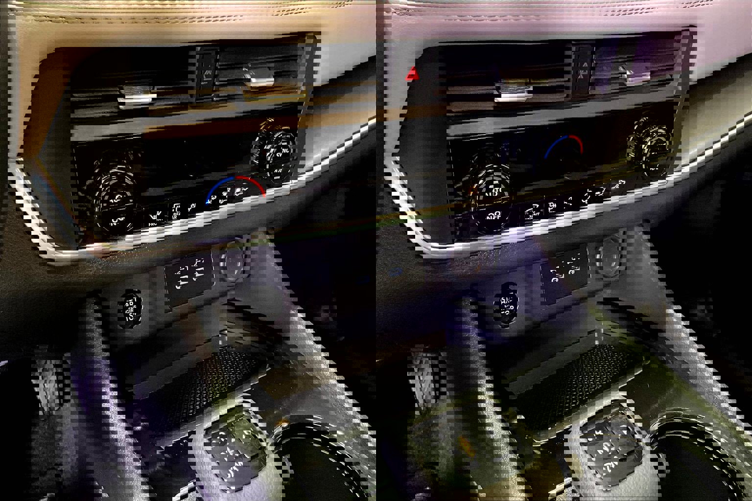 Used 2025 Nissan Rogue SV image 15