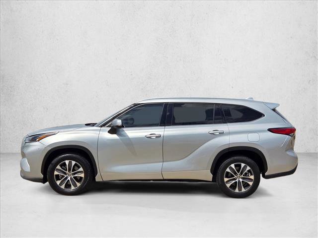 Used 2021 Toyota Highlander XLE FWD image 8