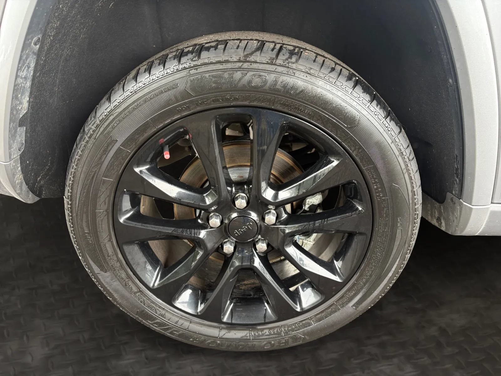 Used 2021 Jeep Grand Cherokee Laredo X AWD/4WD image 38