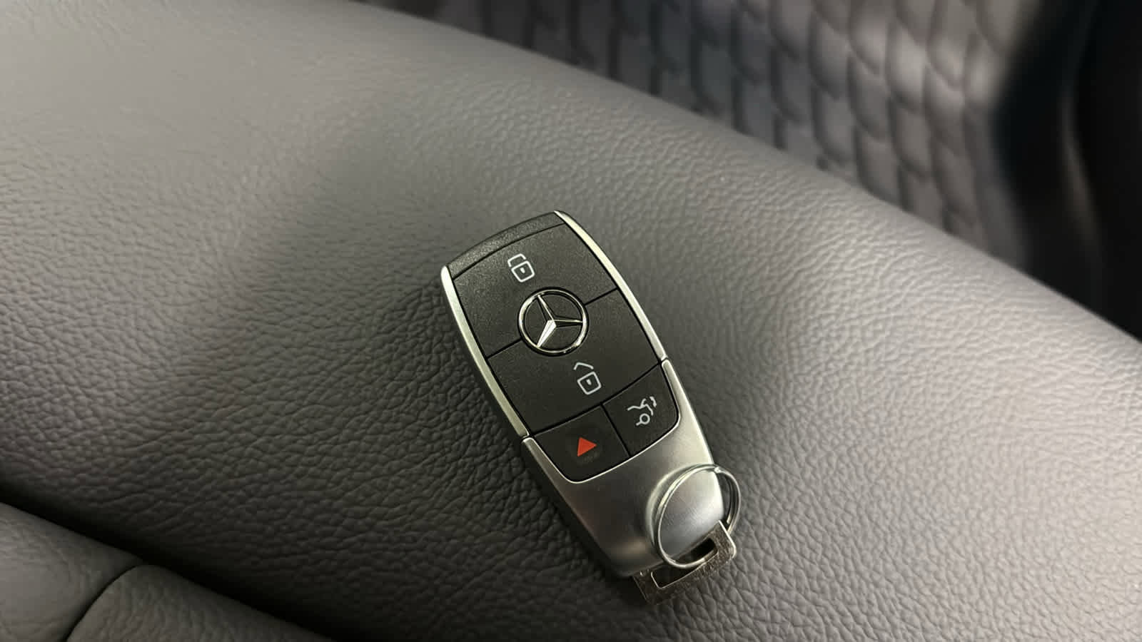 New 2026 Mercedes-Benz GLB 250 4MATIC image 37