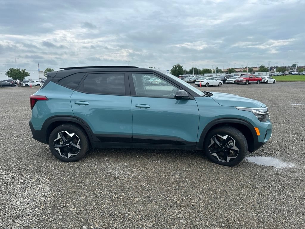 Used 2025 Kia Seltos S AWD/4WD image 12