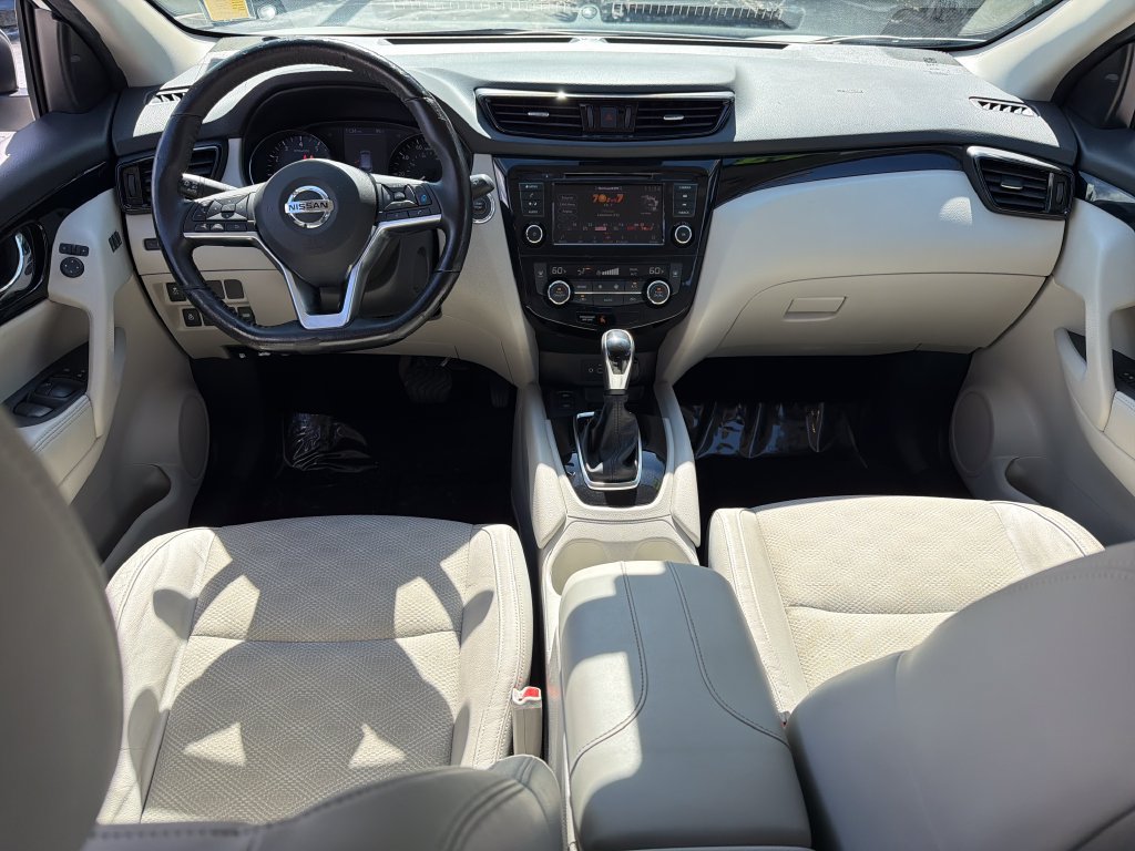 Used 2022 Nissan Rogue Sport SV w/ Technology Package FWD image 15