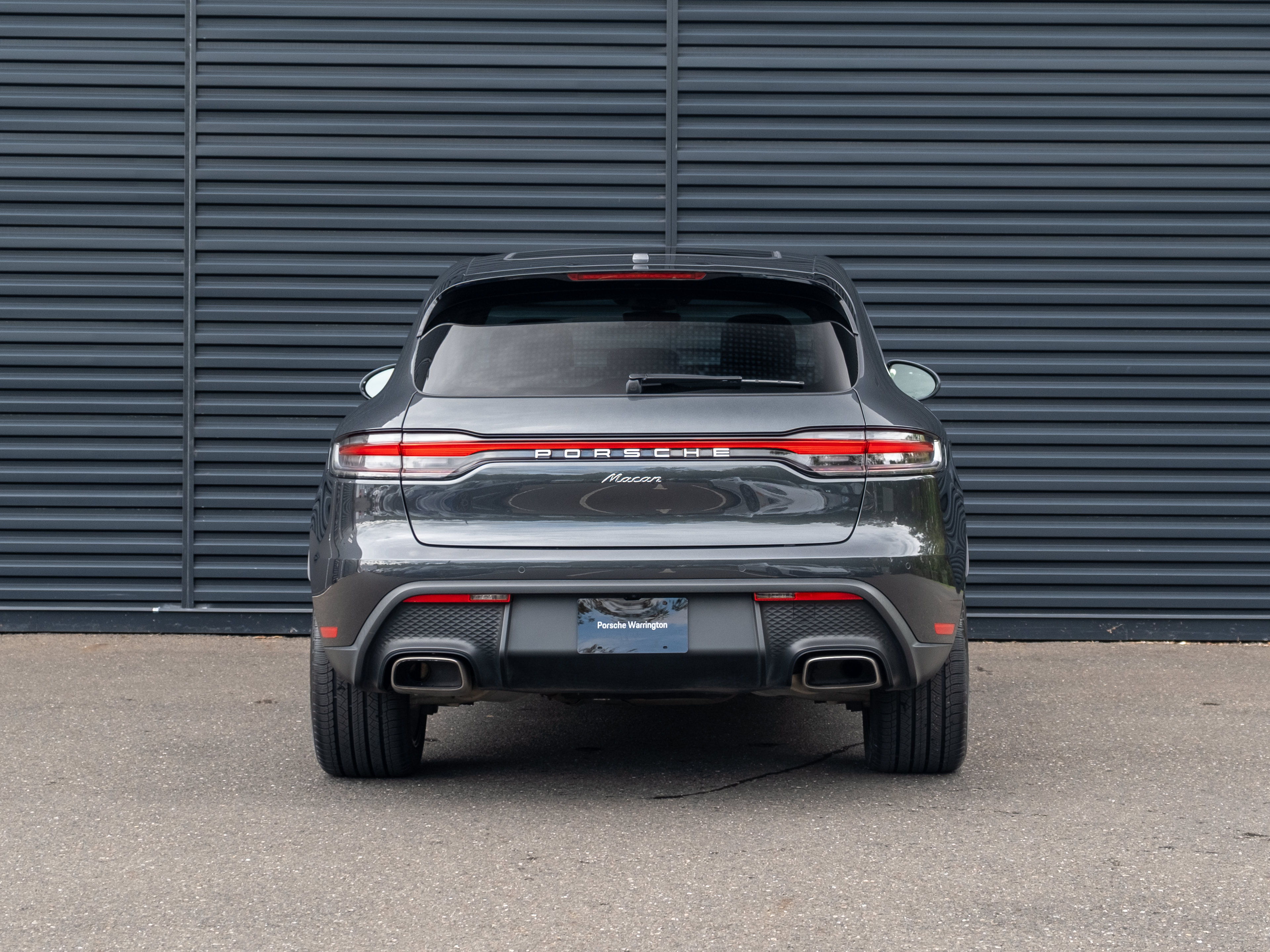 Certified 2023 Porsche Macan AWD/4WD image 7