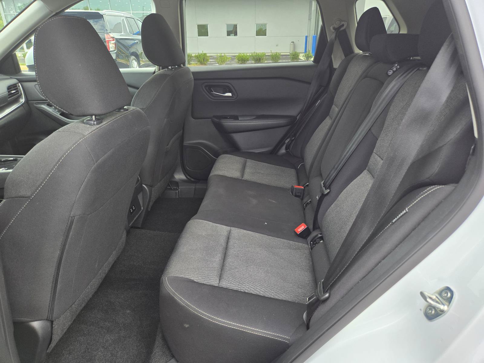 Used 2024 Nissan Rogue SV FWD image 19
