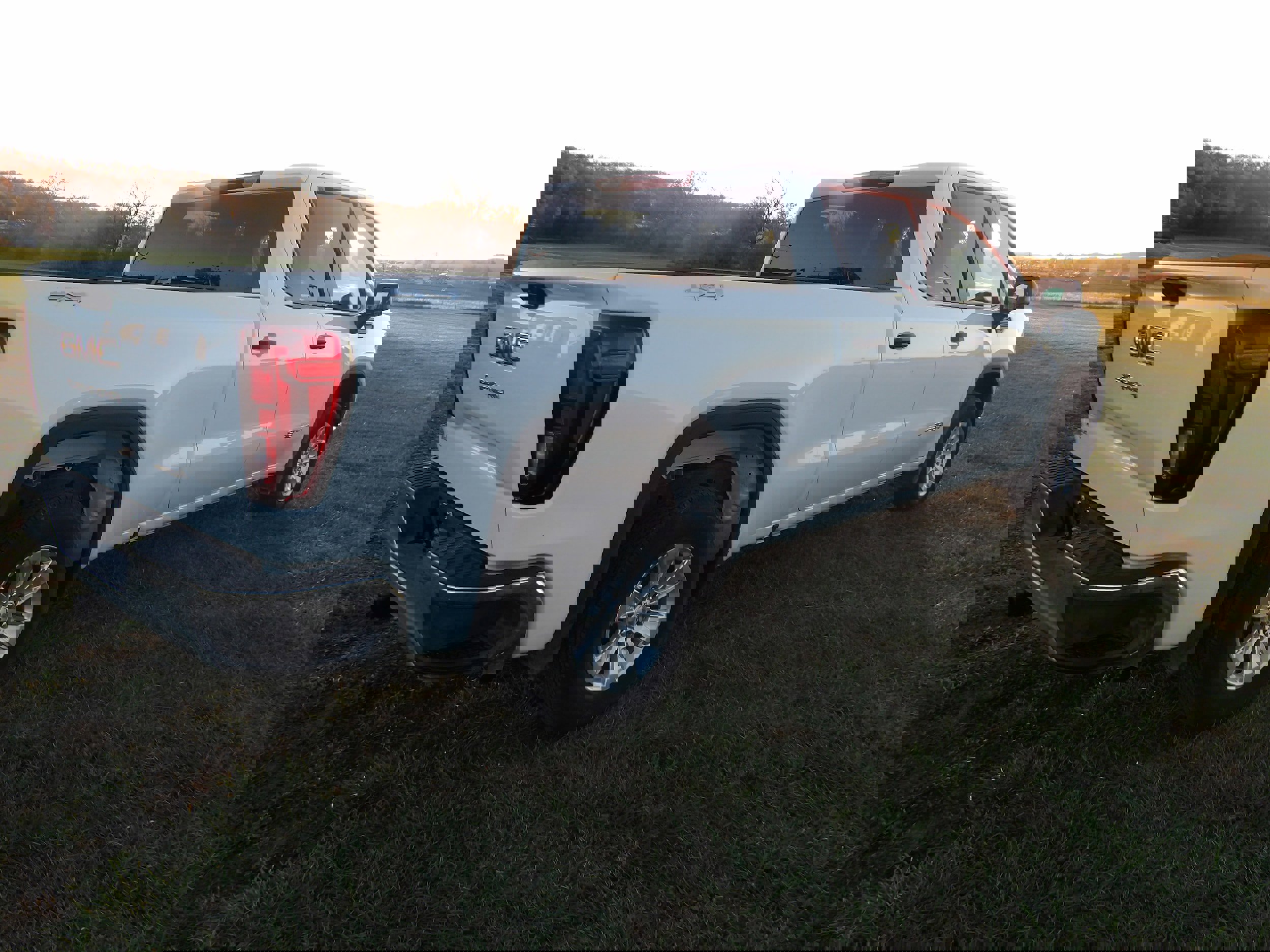 Used 2025 GMC Sierra 1500 Pro w/ Pro Value Package image 6